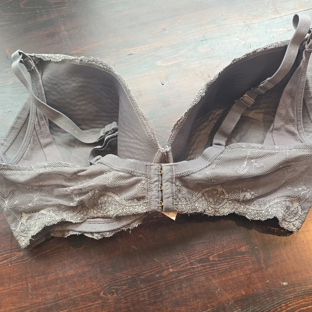 Motherhood Gray Padded Bra with Lace Overlay